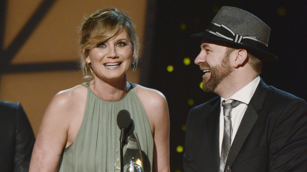 THE 45th ANNUAL CMA AWARDS - THEATRE - "The 45th Annual CMA Awards" broadcast live on ABC from the Bridgestone Arena in Nashville on WEDNESDAY, NOVEMBER 9 (8:00-11:00 p.m., ET). (ABC/KATHERINE BOMBOY-THORNTON)SUGARLAND