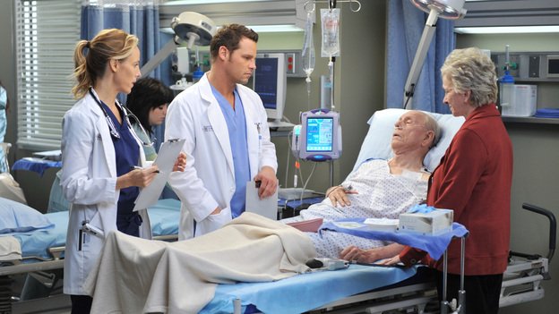 GREY'S ANATOMY - "The Lion Sleeps Tonight" - A lion breaks loose in Seattle, leaving a couple's lives and relationship at risk; Lexie overhears Mark's discussion about moving in with Julia; Teddy begins to take steps towards coming to terms with Henry's death; Callie grills Arizona on her past lovers; and Alex requests to be taken off Morgan's preemie case when she becomes too dependent on him. Meanwhile, Meredith tries to be a support for Cristina as the tension between her and Owen hits a boiling point, on Grey's Anatomy, THURSDAY, APRIL 5 (9:00-10:01 p.m., ET) on the ABC Television Network. (ABC/RICHARD FOREMAN)KIM RAVER, JUSTIN CHAMBERS, RANCE HOWARD, ELIZABETH FRANZ