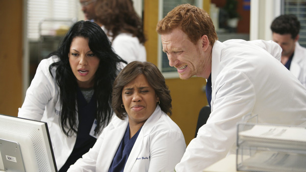 GREY'S ANATOMY - "Blink"- Mark flies Addison to Seattle to help with a difficult procedure on his pregnant daughter, Sloan, Owen questions Teddy's motives when she assigns Cristina the lead on a complicated surgery, and Derek's suspicions are raised when the Chief recruits Meredith to assist with a high profile operation on, "Grey's Anatomy," THURSDAY, JANUARY 14 (9:00-10:01 p.m., ET) on the ABC Television Network. (ABC/ADAM TAYLOR)SARA RAMIREZ, CHANDRA WILSON, KEVIN MCKIDD