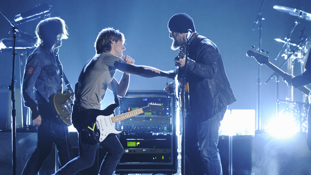 THE 46TH ANNUAL CMA AWARDS - THEATRE - "The 46th Annual CMA Awards" airs live THURSDAY, NOVEMBER 1 (8:00-11:00 p.m., ET) on ABC live from the Bridgestone Arena in Nashville, Tennessee. (ABC/KATHERINE BOMBOY-THORNTON)KEITH URBAN, ZAC BROWN