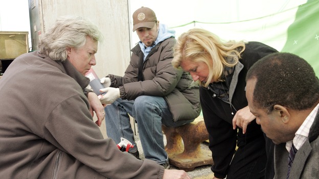 GREY'S ANATOMY - "Walk on Water" - Producer/technical advisor Linda Klein (right) gives suggestions to makeup artist Norman Leavitt (left) while shooting "Grey's Anatomy" on location at the Santa Anita Park in Arcadia, California. (ABC/VIVIAN ZINK)