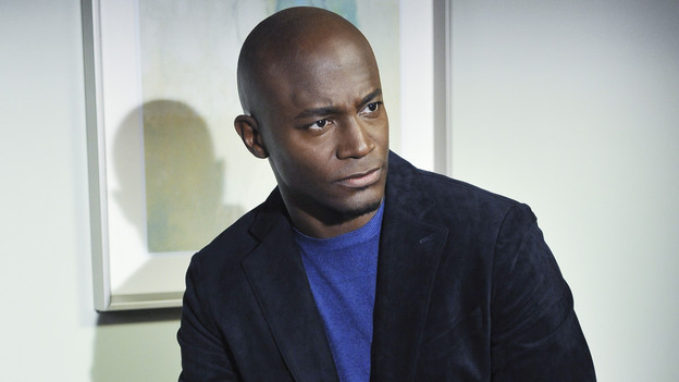 PRIVATE PRACTICE - "In the Name of Love" - Naomi puts Fife in a conflicted position when she begs him to help William's advanced ALS with his still experimental treatment. Meanwhile Violet and Amelia treat a woman with a brain tumor who has to choose between life or quality of life, and Sheldon decides to officially throw his hat into the ring for Charlotte's affections, on "Private Practice," THURSDAY, MAY 6 (10:01-11:00 p.m., ET) on the ABC Television Network. (ABC/ERIC MCCANDLESS) TAYE DIGGS