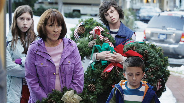 THE MIDDLE - "Siblings" - Frankie observes what she thinks are the perfect siblings, and it becomes her mission in life to make her kids stop fighting with one another and interact as a loving family. Meanwhile, Mike contemplates firing Aunt Edie after she makes a costly mistake at the quarry, on "The Middle," WEDNESDAY, DECEMBER 2 (8:30-9:00 p.m., ET) on the ABC Television Network. (ABC/JORDIN ALTHAUS)EDEN SHER, PATRICIA HEATON, CHARLIE MCDERMOTT, ATTICUS SHAFFER