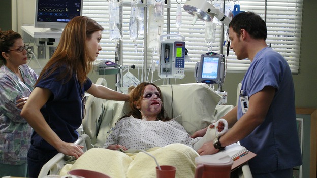 GREY'S ANATOMY - "Some Kind of Miracle" - One person's fight to live affects everyone at Seattle Grace, in the dramatic conclusion to "Grey's Anatomy's" three-episode story arc. "Some Kind of Miracle" airs THURSDAY, FEBRUARY 22 (9:00-10:01 p.m., ET) on the ABC Television Network. Elizabeth Reaser (Independent Spirit Award nominee for "Sweet Land") guest stars as a patient. (ABC/RON TOM)YVETTE CRUISE, KATE WALSH, ELIZABETH REASER, JUSTIN CHAMBERS