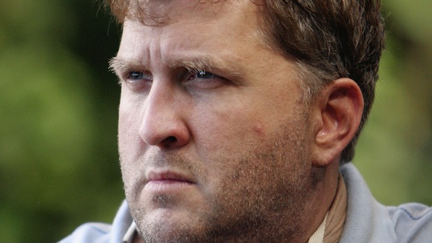 LOST - "Expos" - Hurley begins to suspect that Sawyer may be involved in an island mystery surrounding two fellow survivors, and Sun learns the truth about her past kidnapping attempt by "The Others," on "Lost," WEDNESDAY, MARCH 28 (10:00-11:00 p.m., ET), on the ABC Television Network. (ABC/MARIO PEREZ)DANIEL ROEBUCK