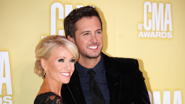 THE 46TH ANNUAL CMA AWARDS - RED CARPET ARRIVALS - "The 46th Annual CMA Awards" airs live THURSDAY, NOVEMBER 1 (8:00-11:00 p.m., ET) on ABC live from the Bridgestone Arena in Nashville, Tennessee. (ABC/SARA KAUSS)LUKE BRYAN