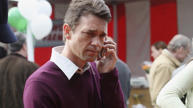 DESPERATE HOUSEWIVES - "Liaisons" - Ian makes a very important looking call, on "Desperate Housewives," SUNDAY, APRIL 15 (9:00-10:01 p.m., ET) on the ABC Television Network. (ABC/DEAN HENDLER) DOUGRAY SCOTT