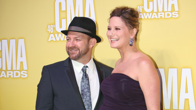 THE 46TH ANNUAL CMA AWARDS - RED CARPET ARRIVALS - "The 46th Annual CMA Awards" airs live THURSDAY, NOVEMBER 1 (8:00-11:00 p.m., ET) on ABC live from the Bridgestone Arena in Nashville, Tennessee. (ABC/SARA KAUSS)SUGARLAND