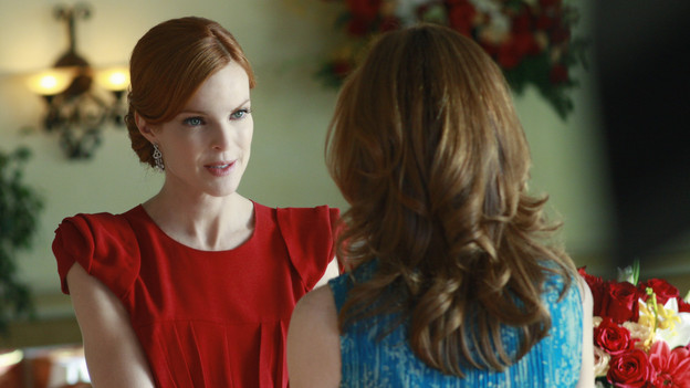 DESPERATE HOUSEWIVES - "The God-Why-Don't-You-Love-Me Blues" - Losing Mike takes its toll on Katherine, on "Desperate Housewives," SUNDAY, OCTOBER 18 (9:00-10:01 p.m., ET) on the ABC Television Network. As Katherine unravels, Bree comes to her aid; Gaby grows weary of John's intentions towards Ana; with twins on the way, Lynette calls upon her family to step up around the house; Susan learns Julie has been harboring some secrets; and Angie throws a party for son, Danny. (ABC/RON TOM)MARCIA CROSS, DANA DELANY