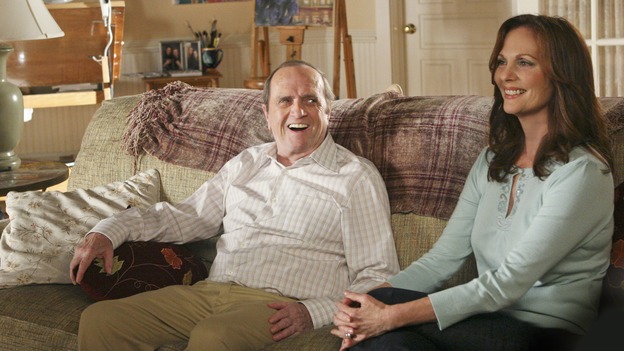 DESPERATE HOUSEWIVES - "I Must Be Dreaming" - Gabrielle revisits her past when old friends come to town, Morty (guest star Bob Newhart) helps Susan out of a jam, and the Scavos learn more about the new neighbors, on "Desperate Housewives," SUNDAY, OCTOBER XXXXX (9:00-10:01 p.m., ET) on the ABC Television Network. (ABC/DANNY FELD)BOB NEWHART, LESLEY ANN WARREN