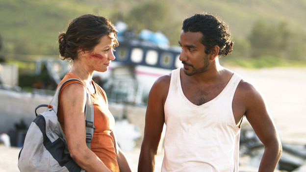 101021_7446 -- LOST - "WALKABOUT" (ABC/MARIO PEREZ)EVANGELINE LILLY, NAVEEN ANDREWS