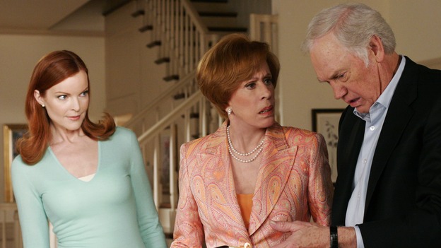 DESPERATE HOUSEWIVES - "Don't Look at Me" - Carlos and Gaby get temporary custody of baby Lily, Bree's father and stepmother come to town to mediate between Andrew and her, and Susan suddenly finds Karl back in her life, on "Desperate Housewives," SUNDAY, APRIL 16 (9:00-10:01 p.m., ET) on the ABC Television Network. (ABC/RON TOM)MARCIA CROSS, CAROL BURNETT, RONNY COX