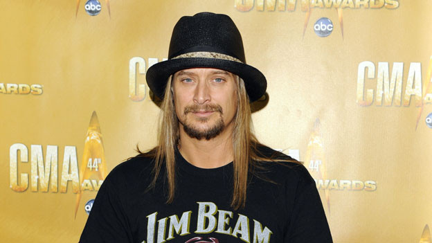 THE 44TH ANNUAL CMA AWARDS - RED CARPET ARRIVALS - "The 44th Annual CMA Awards" will be broadcast live from the Bridgestone Arena in Nashville, WEDNESDAY, NOVEMBER 10 (8:00-11:00 p.m., ET) on the ABC Television Network. (ABC/ANDREW WALKER)KID ROCK