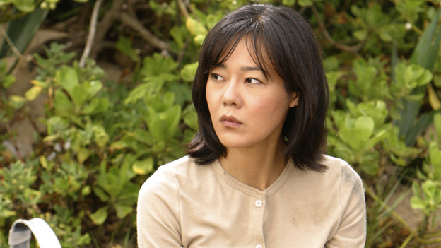 LOST - "House of the Rising Sun" - Walt and the others are shocked when Michael is brutally beaten, but only the non-English-speaking Jin and Sun know the truth behind the attack. Meanwhile Kate, Jack, Sawyer and Sayid argue about where the survivors should camp -- on the beach, where they're more likely to be seen, or in a remote inland valley where fresh water abounds; and Locke discovers Charlie's secret, on "Lost," WEDNESDAY, OCTOBER 27 (8:00-9:00 p.m., ET), on the ABC Television Network. (ABC/MARIO PEREZ) YUNJIN KIM