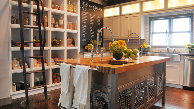 EXTREME MAKEOVER HOME EDITION - "Jubilee/Marshall Family," - Kitchen    Picture, on  "Extreme Makeover Home Edition," Sunday, September 25th       (7:00-9:00 p.m.  ET/PT) on the ABC Television Network.