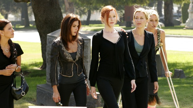 DESPERATE HOUSEWIVES - "They Asked Me Why I Believe in You" -- Susan's longtime book agent and dear friend, Lonny Moon (guest star Wallace Shawn), gets into financial trouble; Lynette is forced to go out to bars night after night with her man-hungry boss, Nina (guest star Joely Fisher); Bree re-buries Rex amid police suspicions, and Gaby hires hotshot lawyer David Bradley (guest star Adrian Pasdar) to defend Carlos, on Desperate Housewives," SUNDAY, OCTOBER 23 (9:00-10:01 p.m., ET) on the ABC Television Network. (ABC/RON TOM)EVA LONGORIA, TERI HATCHER, MARCIA CROSS, FELICITY HUFFMAN, NICOLLETTE SHERIDAN