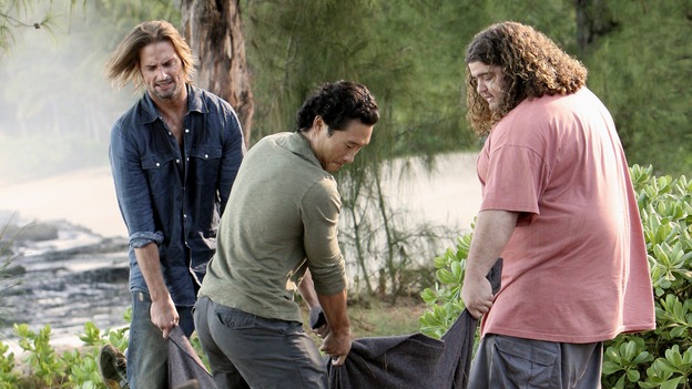 LOST - "Expos" - Hurley begins to suspect that Sawyer may be involved in an island mystery surrounding two fellow survivors, and Sun learns the truth about her past kidnapping attempt by "The Others," on "Lost," WEDNESDAY, MARCH 28 (10:00-11:00 p.m., ET), on the ABC Television Network. (ABC/MARIO PEREZ)JOSH HOLLOWAY, DANIEL DAE KIM, JORGE GARCIA