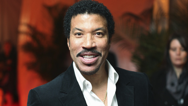THE 45th ANNUAL CMA AWARDS - RED CARPET ARRIVALS - "The 45th Annual CMA Awards" will broadcast live on ABC from the Bridgestone Arena in Nashville on WEDNESDAY, NOVEMBER 9 (8:00-11:00 p.m., ET). (ABC/SARA KAUSS)LIONEL RICHIE