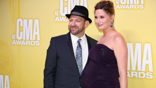 THE 46TH ANNUAL CMA AWARDS - RED CARPET ARRIVALS - "The 46th Annual CMA Awards" airs live THURSDAY, NOVEMBER 1 (8:00-11:00 p.m., ET) on ABC live from the Bridgestone Arena in Nashville, Tennessee. (ABC/SARA KAUSS)SUGARLAND