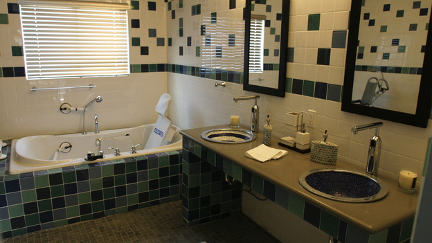 EXTREME MAKEOVER HOME EDITION - "Anderson Family," - Bathroom, on "Extreme Makeover Home Edition," Sunday, January 16th on the ABC Television Network.