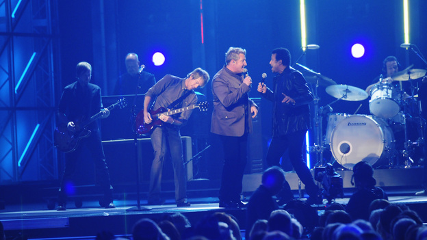 THE 45th ANNUAL CMA AWARDS - THEATRE - "The 45th Annual CMA Awards" broadcast live on ABC from the Bridgestone Arena in Nashville on WEDNESDAY, NOVEMBER 9 (8:00-11:00 p.m., ET). (ABC/KATHERINE BOMBOY-THORNTON)RASCAL FLATTS, LIONEL RICHIE