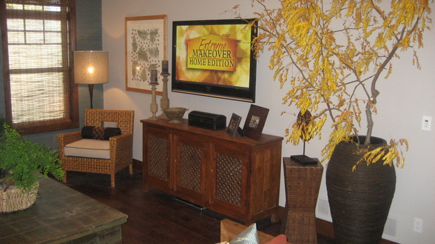 EXTREME MAKEOVER HOME EDITION - "Pauni Family," - Living Rooms, on "Extreme Makeover Home Edition," Sunday, November 26th on the ABC Television Network.