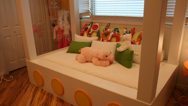 EXTREME MAKEOVER HOME EDITION - "Creasey Family," - Girl's Bedroom, on "Extreme Makeover Home Edition," Sunday, January 31st on the ABC Television Network.