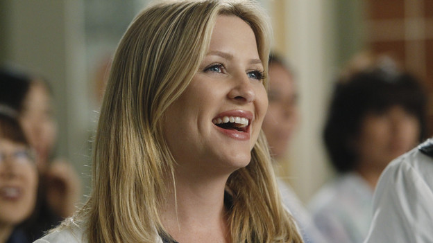 Arizona made her debut at Seattle Grace by taking over the care of a boy Bailey and the late Dr. Kenley have been treating for three years. Arizona decided the treatment her colleagues were using was outdated. It also didn't sit too well with Bailey after Arizona opened the boy up and saw just how bad of shape he was really in. Cue Bailey running to the Chief in a huff.
