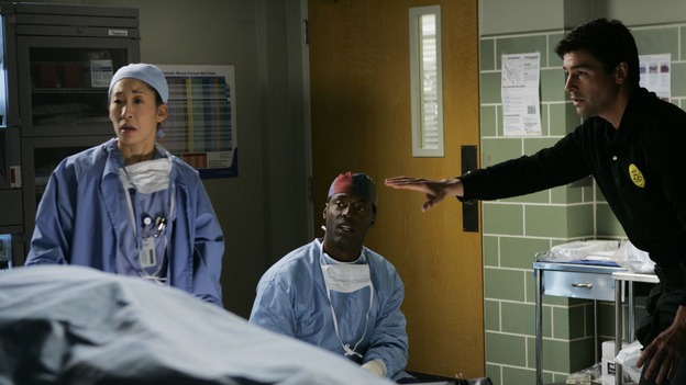 GREY'S ANATOMY - "It's the End of the World (As We Know It)" (ABC/PETER "HOPPER" STONE)SANDRA OH, ISAIAH WASHINGTON, KYLE CHANDLER