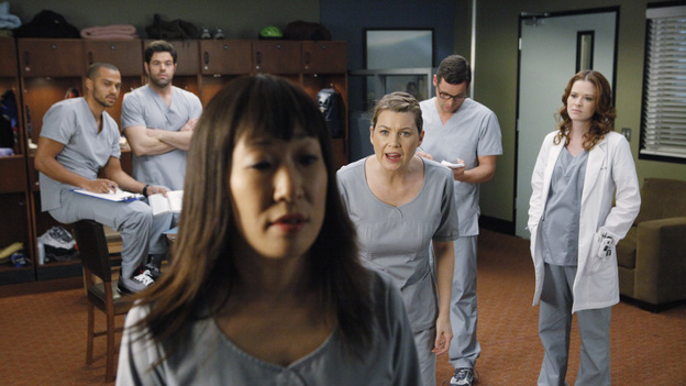 GREY'S ANATOMY - "If/Then" - As Meredith puts Zola to bed and falls asleep, she begins to wonder -- what if her mother had never had Alzheimer's and she'd had loving, supportive parents? The reverberations of a happy Meredith Grey change the world of Seattle Grace as we know it. What if she had never met Derek in that bar and he had never separated from Addison? What if Callie and Owen had become a couple long before she met Arizona? And what if Bailey never evolved from the meek intern she once was? "Grey's Anatomy" airs THURSDAY, FEBRUARY 2 (9:00-10:02 p.m., ET) on the ABC Television Network. (ABC/VIVIAN ZINK)JESSE WILLIAMS, ROBERT BAKER, SANDRA OH, ELLEN POMPEO, JUSTIN CHAMBERS, SARAH DREW