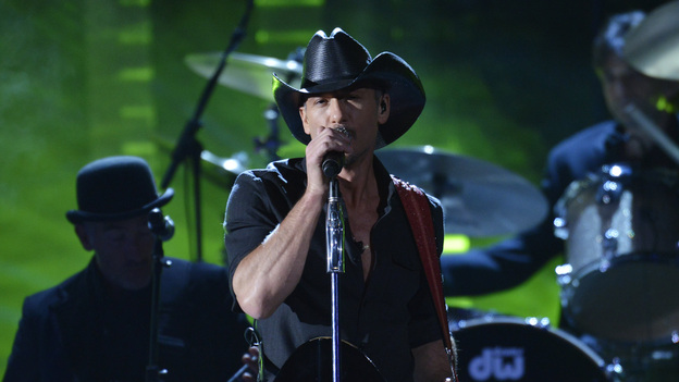 THE 46TH ANNUAL CMA AWARDS - THEATRE - "The 46th Annual CMA Awards" airs live THURSDAY, NOVEMBER 1 (8:00-11:00 p.m., ET) on ABC live from the Bridgestone Arena in Nashville, Tennessee. (ABC/KATHERINE BOMBOY-THORNTON)TIM MCGRAW