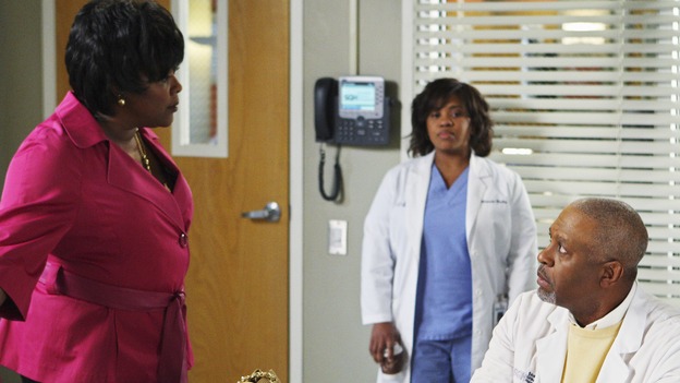 GREY'S ANATOMY - "I Will Follow You into the Dark" - Miranda calls Adele, the Chief's wife, to set him straight, but Adele's form of mediation doesn't take it easy on either side, on "Grey's Anatomy," THURSDAY, MARCH 12 (9:00-10:02 p.m., ET) on the ABC Television Network. (ABC/CRAIG SJODIN) LORETTA DEVINE, CHANDRA WILSON, JAMES PICKENS JR.