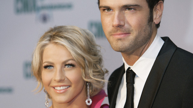 THE 42ND ANNUAL CMA AWARDS - ARRIVALS - "The 42nd Annual CMA Awards" will be broadcast live from the Sommet Center in Nashville, WEDNESDAY, NOVEMBER 12 (8:00-11:00 p.m., ET) on the ABC Television Network. (ABC/ADAM LARKEY)JULIANNE HOUGH, CHUCK WICKS