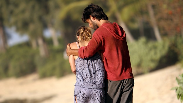 LOST - "Expos" - Hurley begins to suspect that Sawyer may be involved in an island mystery surrounding two fellow survivors, and Sun learns the truth about her past kidnapping attempt by "The Others," on "Lost," WEDNESDAY, MARCH 28 (10:00-11:00 p.m., ET), on the ABC Television Network. (ABC/MARIO PEREZ)KIELE SANCHEZ, RODRIGO SANTORO