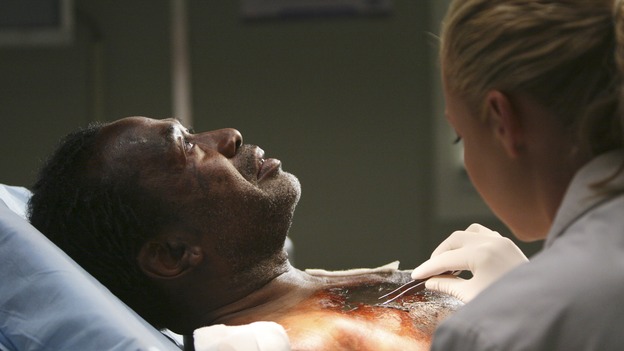 GREY'S ANATOMY - "Love/Addiction" - The residents and interns treat the victims of a massive explosion at an apartment building, while Alex investigates the cause of the accident, Mama Burke returns to collect her son's things just as Cristina trades her wedding presents in exchange for surgeries, Lexie tries to have a heart-to-heart with an unwilling Meredith, and while Callie is overwhelmed with her duties as Chief Resident, Bailey searches for an outlet for her pent-up leadership skills, on "Grey's Anatomy," THURSDAY, OCTOBER 4 (9:00-10:01 p.m., ET) on the ABC Television Network. (ABC/MICHAEL DESMOND)BEN VEREEN, KATHERINE HEIGL