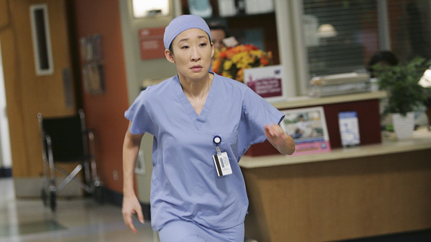 GREY'S ANATOMY - "Blink"- Mark flies Addison to Seattle to help with a difficult procedure on his pregnant daughter, Sloan, Owen questions Teddy's motives when she assigns Cristina the lead on a complicated surgery, and Derek's suspicions are raised when the Chief recruits Meredith to assist with a high profile operation on, "Grey's Anatomy," THURSDAY, JANUARY 14 (9:00-10:01 p.m., ET) on the ABC Television Network. (ABC/ADAM TAYLOR)SANDRA OH