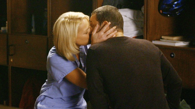 GREY'S ANATOMY - "Rise Up" - Izzie and Alex share a kiss by the lockers, on "Grey's Anatomy," THURSDAY, NOVEMBER 6 (9:00-10:01 p.m., ET) on the ABC Television Network. (ABC/SCOTT GARFIELD) KATHERINE HEIGL, JUSTIN CHAMBERS