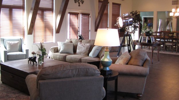 EXTREME MAKEOVER HOME EDITION - "Hill Family," - Living Room Picture,              on   "Extreme Makeover Home Edition," Friday, November 4th                 (8:00-10:00   p.m.  ET/PT) on the ABC   Television Network.