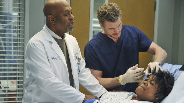 GREY'S ANATOMY - "Not Responsible" - Meredith must choose between her fertility treatments and her eyesight when she begins having trouble seeing, Mark makes it clear to Callie and Arizona that he takes his role as father-to-be very seriously, and April discovers there's more to Dr. Stark than first appears, on "Grey's Anatomy," THURSDAY, FEBRUARY 24 (9:00-10:01 p.m., ET) on the ABC Television Network. (ABC/ERIC MCCANDLESS)JAMES PICKENS JR., ERIC DANE, LORETTA DEVINE