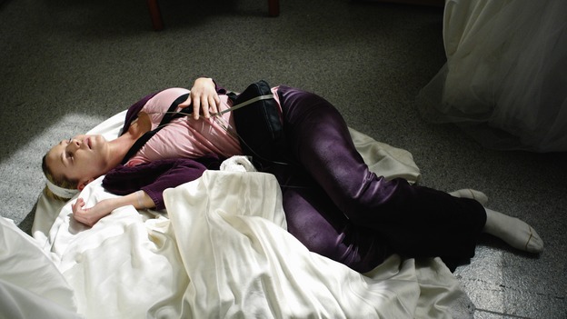 GREY'S ANATOMY - "Sweet Surrender" - Izzie collapses among wedding dresses as her cancer treatments begin to take their toll, on "Grey's Anatomy," THURSDAY, APRIL 23 (9:00-10:02 p.m., ET) on the ABC Television Network. (ABC/CRAIG SJODIN) KATHERINE HEIGL