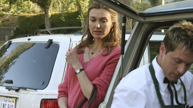 DESPERATE HOUSEWIVES - "One Wonderful Day" - It's a not-so-wonderful day in the neighborhood, as past actions come back to haunt the men and women of Wisteria Lane. Meanwhile, the ladies get a new neighbor (Emmy winner Alfre Woodard as Betty Applewhite), on "Desperate Housewives," SUNDAY, MAY 22 (9:00-10:02 p.m., ET), on the ABC Television Network. (ABC/DANNY FELD) BRENDA STRONG, LEE WHITAKER