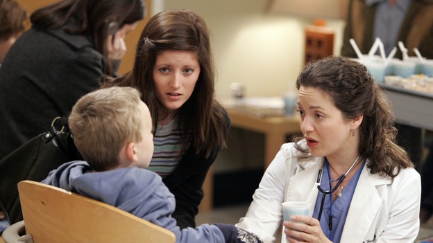 GREY'S ANATOMY - "Drowning on Dry Land" - "Grey's Anatomy's" three-episode story arc continues with a part two that will challenge the interns of Seattle Grace -- and "Grey's" fans as well -- like never before, THURSDAY, FEBRUARY 15 (9:00-10:01 p.m., ET) on the ABC Television Network. Elizabeth Reaser (Independent Spirit Award nominee for "Sweet Land") guest stars as a patient over multiple episodes. (ABC/CRAIG SJODIN)KALI ROCHA