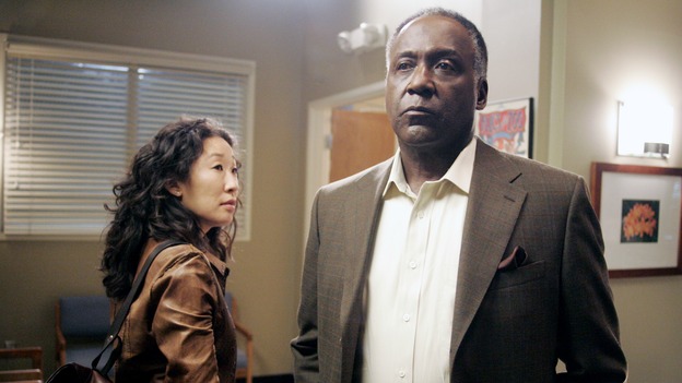 GREY'S ANATOMY - "I Am a Tree" - Cristina meets Burke's parents -- and in the most awkward of circumstances -- the interns campaign for Izzie's reinstatement to the surgical intern program, Addison takes a break from her hospital duties, and a surgical patient lives what may be her last day to the fullest, on "Grey's Anatomy," THURSDAY, SEPTEMBER 28 (9:00-10:01 p.m., ET) on the ABC Television Network. (ABC/VIVIAN ZINK)SANDRA OH, RICHARD ROUNDTREE