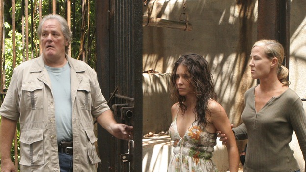 LOST - "The Glass Ballerina" - Sayid's plan to locate Jack places Sun and Jin's lives in grave danger. Meanwhile, Kate and Sawyer are forced to work in harsh conditions by their captors, and Henry makes a very tempting offer to Jack that may prove difficult to refuse, on "Lost," WEDNESDAY, OCTOBER 18 (9:00-10:00 p.m., ET), on the ABC Television Network. (ABC/MARIO PEREZ)M.C. GAINEY, EVANGELINE LILLY