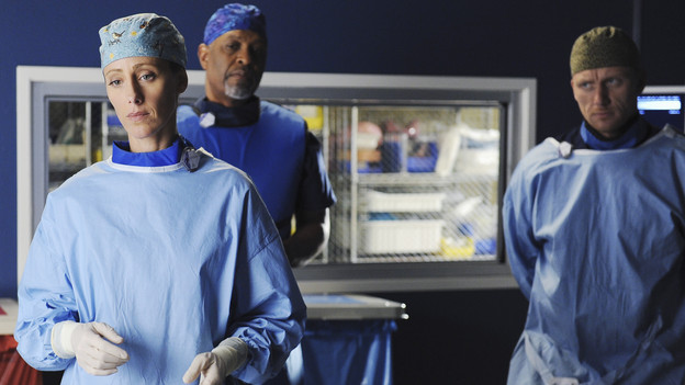 GREY'S ANATOMY - "Shiny Happy People" - An elderly patient admitted into the E.R. for a heart condition sees a familiar face, a long lost love who happens to be in the E.R. as well for a fractured arm, and the staff find themselves caught up in their love story. Meanwhile, Karev treats a troubled teenage patient (guest star Demi Lovato) whose parents brought her in for schizophrenia, and Meredith can't help but tell Cristina about her suspicions of Owen -- which inevitably messes with Cristina's head -- on "Grey's Anatomy," THURSDAY, MAY 13 (9:00-10:01 p.m., ET) on the ABC Television Network. (ABC/MITCH HADDAD)KIM RAVER, JAMES PICKENS, JR., KEVIN MCKIDD