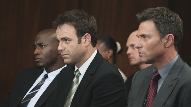 PRIVATE PRACTICE - "Strange Bedfellows" - Addison must deal with the return of Naomi's former patients, Zoe and Amelia, whose embryos were accidentally switched, and a serious complication that may end up jeopardizing both fetuses. Meanwhile the time has come for Katie's trial, as Violet struggles with whether or not she can face her attacker in court, and Charlotte is determined to convince Addison, Sam and Cooper to let her join Oceanside Wellness Group, on "Private Practice," THURSDAY, OCTOBER 29 (10:01-11:00 p.m., ET) on the ABC Television Network. (ABC/DANNY FELD)TAYE DIGGS, PAUL ADELSTEIN, TIM DALY