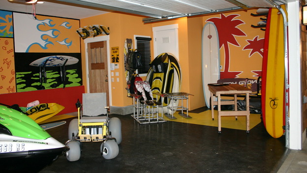 EXTREME MAKEOVER HOME EDITION - "Ripatti Family," - Garage, on "Extreme Makeover Home Edition," Sunday, December 10th on the ABC Television Network.