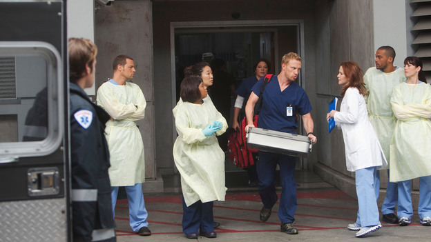 GREY'S ANATOMY - "Free Falling" - In the first hour, "Free Falling" (9:00-10:00 p.m.), the fifth-year residents return for the first day of a year that will make or break their careers: Meredith faces the consequences of tampering with Derek's clinical trial and is terminated at the hospital; April tries to step up to the plate as Chief Resident in the wake of a giant sinkhole in the middle of Seattle; and Cristina and Owen are still at odds over their drastically different feelings for their unborn child. "Grey's Anatomy" returns for its eighth season with a two-hour event THURSDAY, SEPTEMBER 22 (9:00-11:00 p.m., ET) on the ABC Television Network. (ABC/RANDY HOLMES)JUSTIN CHAMBERS, CHANDRA WILSON, SANDRA OH, SARA RAMIREZ, KEVIN MCKIDD, SARAH DREW, JESSE WILLIAMS, CHYLER LEIGH