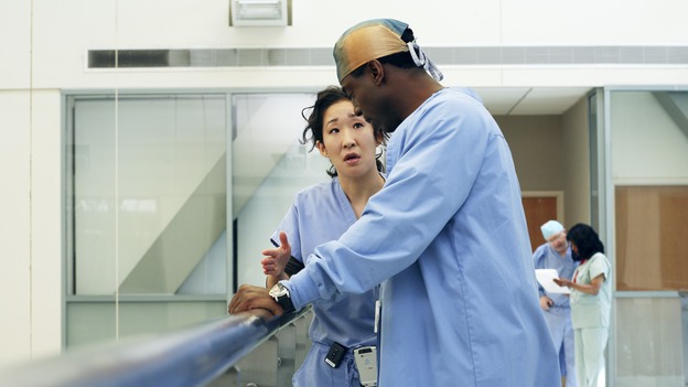 GREY'S ANATOMY - "From a Whisper to a Scream" - A traumatic car accident fills the ER, Cristina has a crisis of conscience about her deceptive teamwork with Burke, and Izzie pushes the boundaries of her probation, on "Grey's Anatomy," THURSDAY, NOVEMBER 23 (9:00-10:01 p.m., ET) on the ABC Television Network. (ABC/KAREN NEAL)SANDRA OH, ISAIAH WASHINGTON