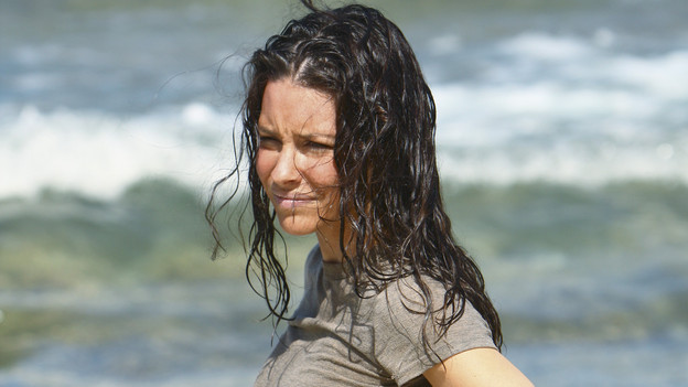 LOST - "The Last Recruit" - Alliances are forged and broken as the Locke and Jack camps merge, on "Lost," TUESDAY, APRIL 20 (9:00-10:02 p.m., ET) on the ABC Television Network. (ABC/MARIO PEREZ) EVANGELINE LILLY